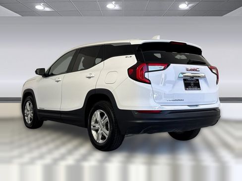 Used 2024 GMC Terrain SLE FWD image 3