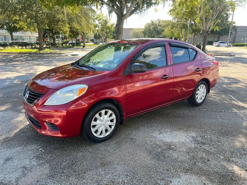 Used 2014 Nissan Versa S Plus FWD image 2