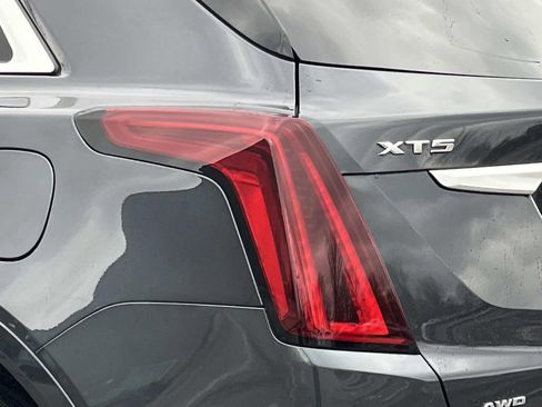 Used 2023 Cadillac XT5 Premium Luxury image 10