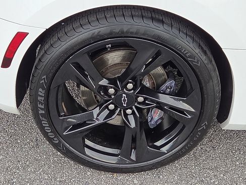 Used 2022 Chevrolet Camaro SS RWD image 7