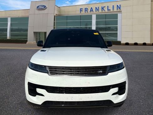 Used 2025 Land Rover Range Rover Sport SE image 2