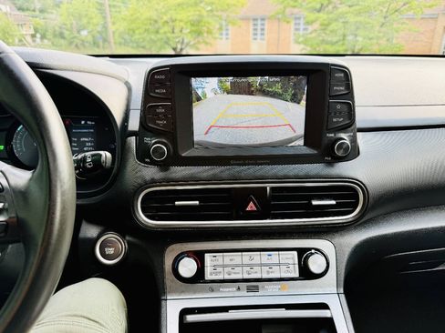 Used 2021 Hyundai Kona Limited w/ Cargo Package FWD image 24