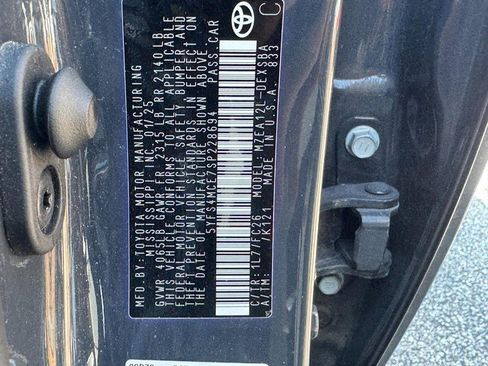 Used 2025 Toyota Corolla SE FWD image 23