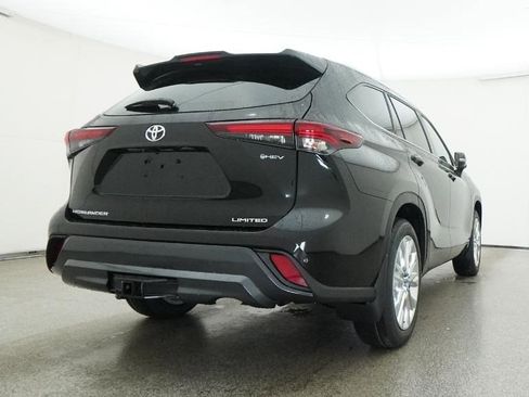 New 2026 Toyota Highlander Limited AWD/4WD image 2