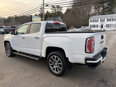Used 2022 GMC Canyon Denali image 3
