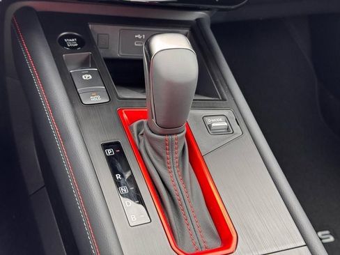 Certified 2025 Nissan Kicks SR image 13