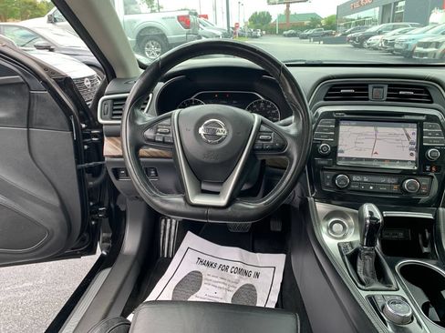 Used 2017 Nissan Maxima Platinum FWD image 16