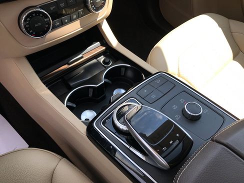 Used 2019 Mercedes-Benz GLE 400 4MATIC image 22