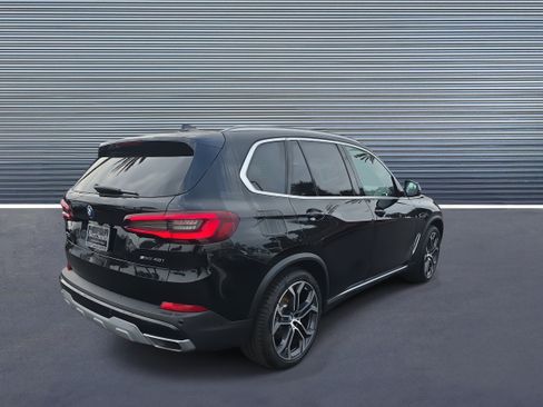 Used 2021 BMW X5 sDrive40i w/ Premium Package image 3