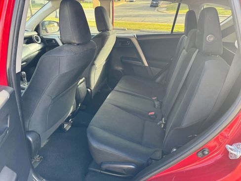 Used 2017 Toyota RAV4 LE image 6
