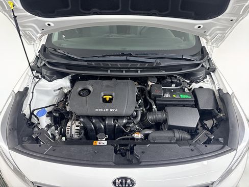 Used 2017 Kia Forte LX image 37