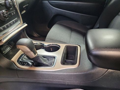 Used 2017 Jeep Grand Cherokee Laredo RWD image 26