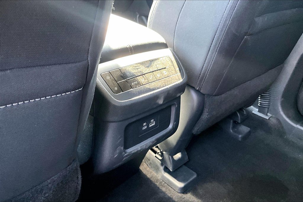 Used 2025 Nissan Pathfinder SV FWD image 30
