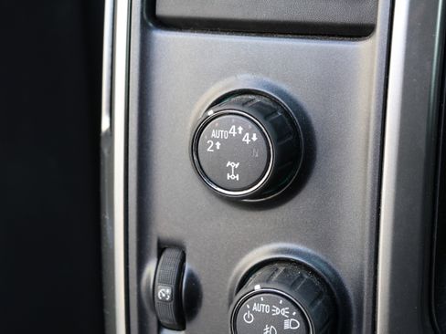 Used 2018 Chevrolet Silverado 1500 LTZ Z71 w/ Centennial Edition image 16