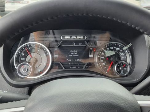 Used 2022 RAM 3500 Laramie AWD/4WD image 12