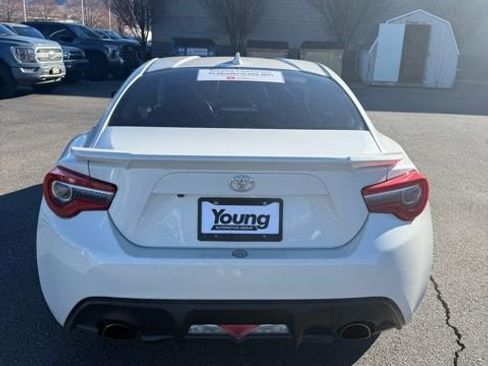 Used 2017 Toyota 86 image 7