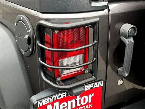 Used 2018 Jeep Wrangler Unlimited Sport S AWD/4WD image 22