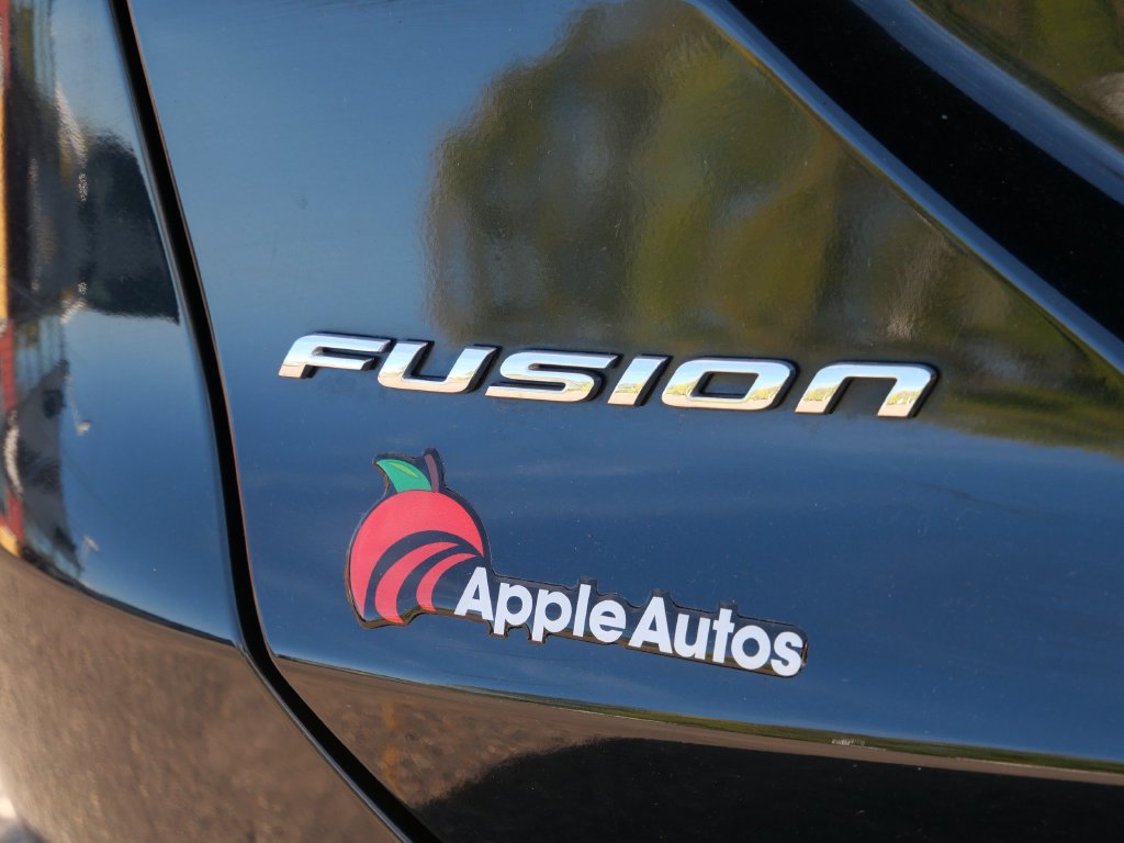 Used 2014 Ford Fusion SE w/ Equipment Group 202A FWD image 9