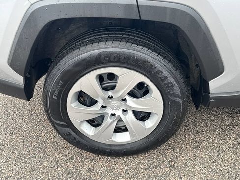 Used 2019 Toyota RAV4 LE w/ All Weather Liner Package AWD/4WD image 39