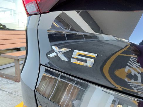 Used 2022 BMW X5 xDrive40i w/ Premium Package image 14