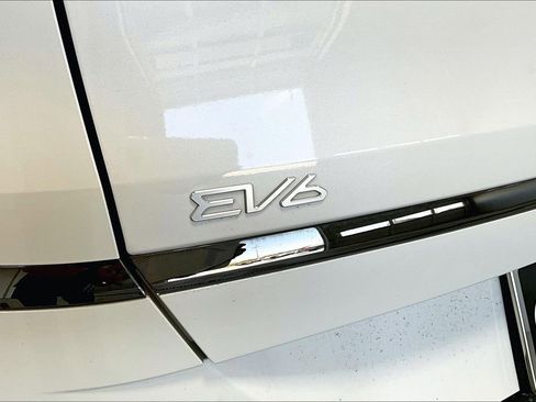 Used 2023 Kia EV6 GT image 39