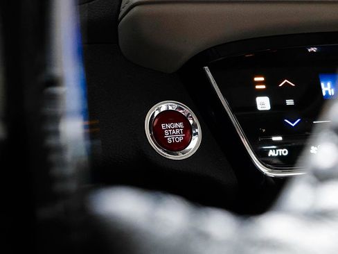 Certified 2017 Honda HR-V EX-L image 29