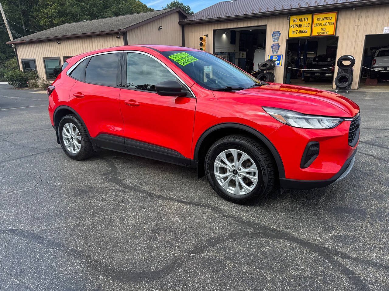 Used 2024 Ford Escape Active AWD/4WD image 1