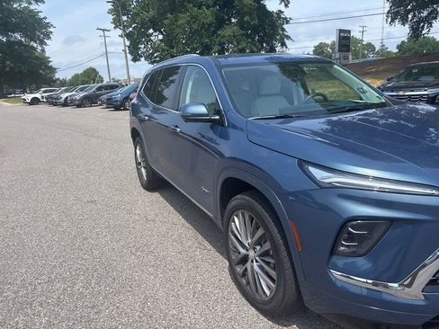 Used 2026 Buick Enclave Avenir AWD/4WD image 4