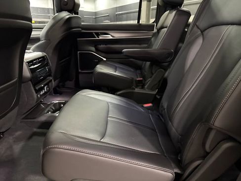 New 2026 Jeep Grand Wagoneer 4WD w/ Premium Group I image 24
