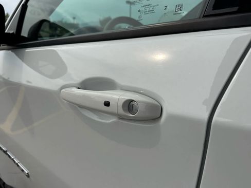 Used 2024 Jeep Compass Latitude image 7