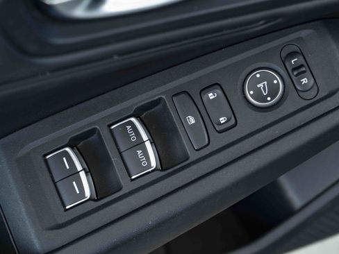 Used 2025 Honda Accord EX-L image 38