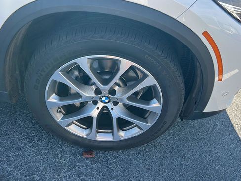 Used 2021 BMW X5 xDrive40i w/ Premium Package 2 image 8