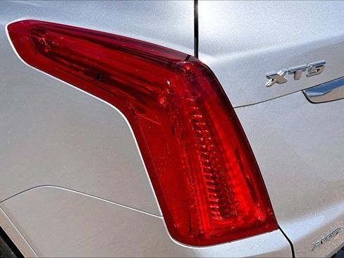 Used 2017 Cadillac XT5 Luxury AWD/4WD image 23