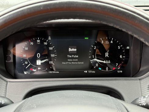 Used 2023 Land Rover Range Rover Velar R-Dynamic S image 16