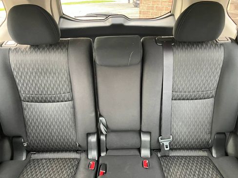 Used 2020 Nissan Rogue SV FWD image 20
