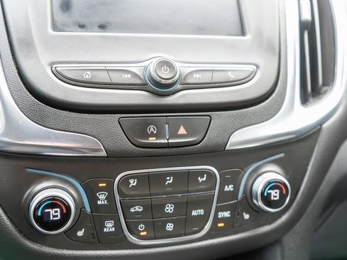 Used 2023 Chevrolet Equinox LT image 28