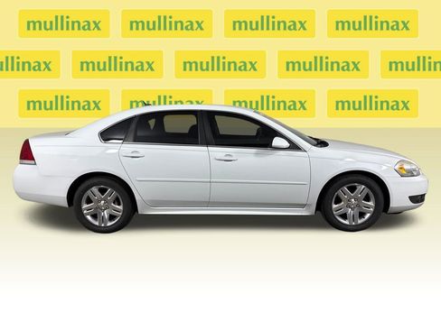 Used 2011 Chevrolet Impala LT FWD image 2