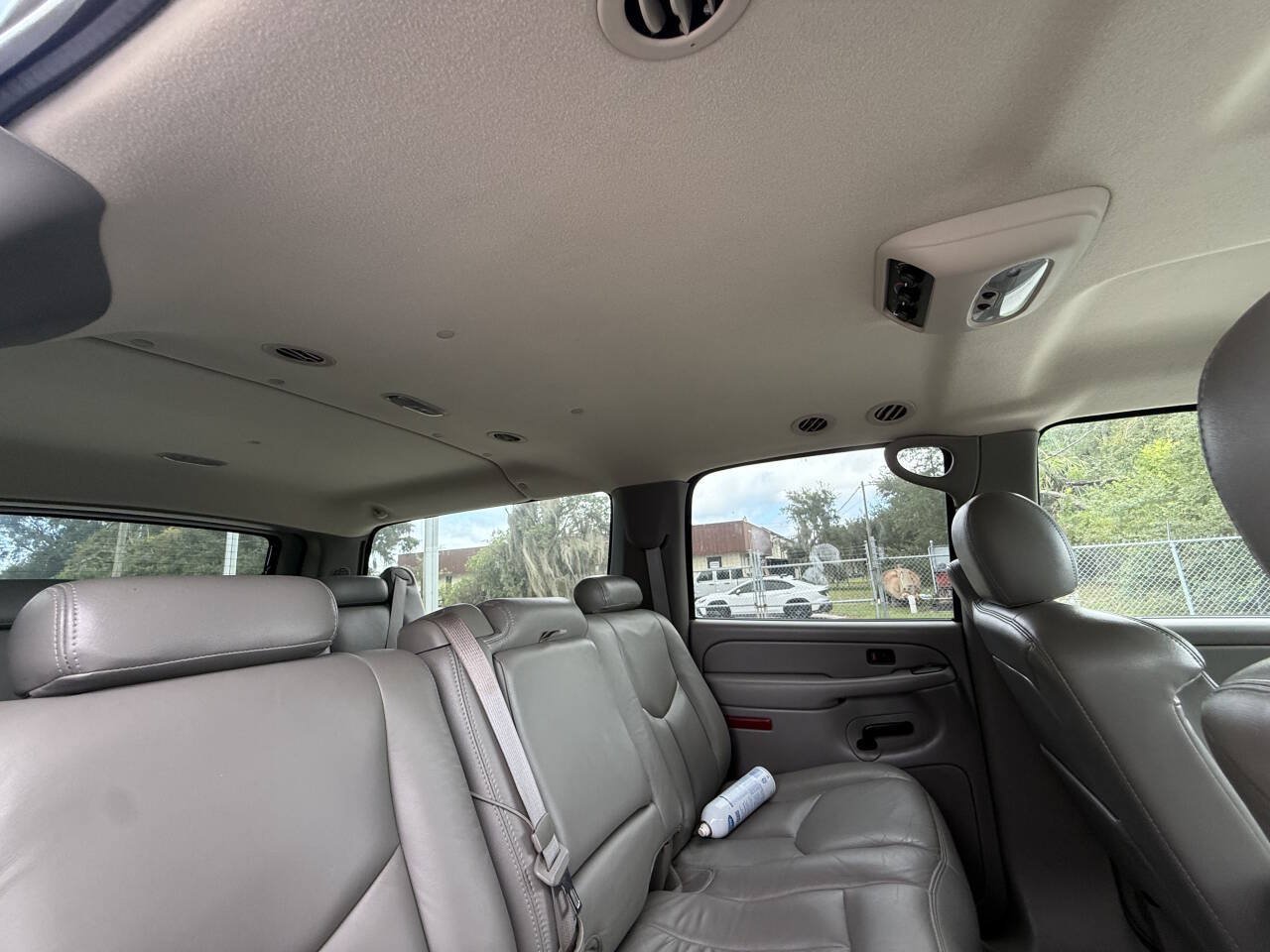 Used 2004 Chevrolet Suburban LS w/ Preferred Equipment Group RWD image 19
