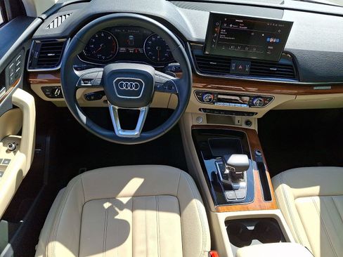Used 2023 Audi Q5 2.0T Premium w/ Convenience Package AWD/4WD image 11