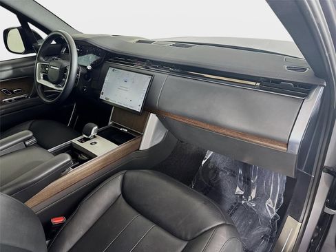 Certified 2025 Land Rover Range Rover Long Wheelbase SE AWD/4WD image 31