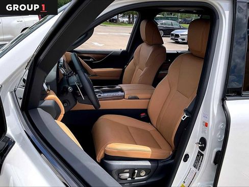 Used 2026 Lexus LX 700h Luxury w/ Appearance Package image 6