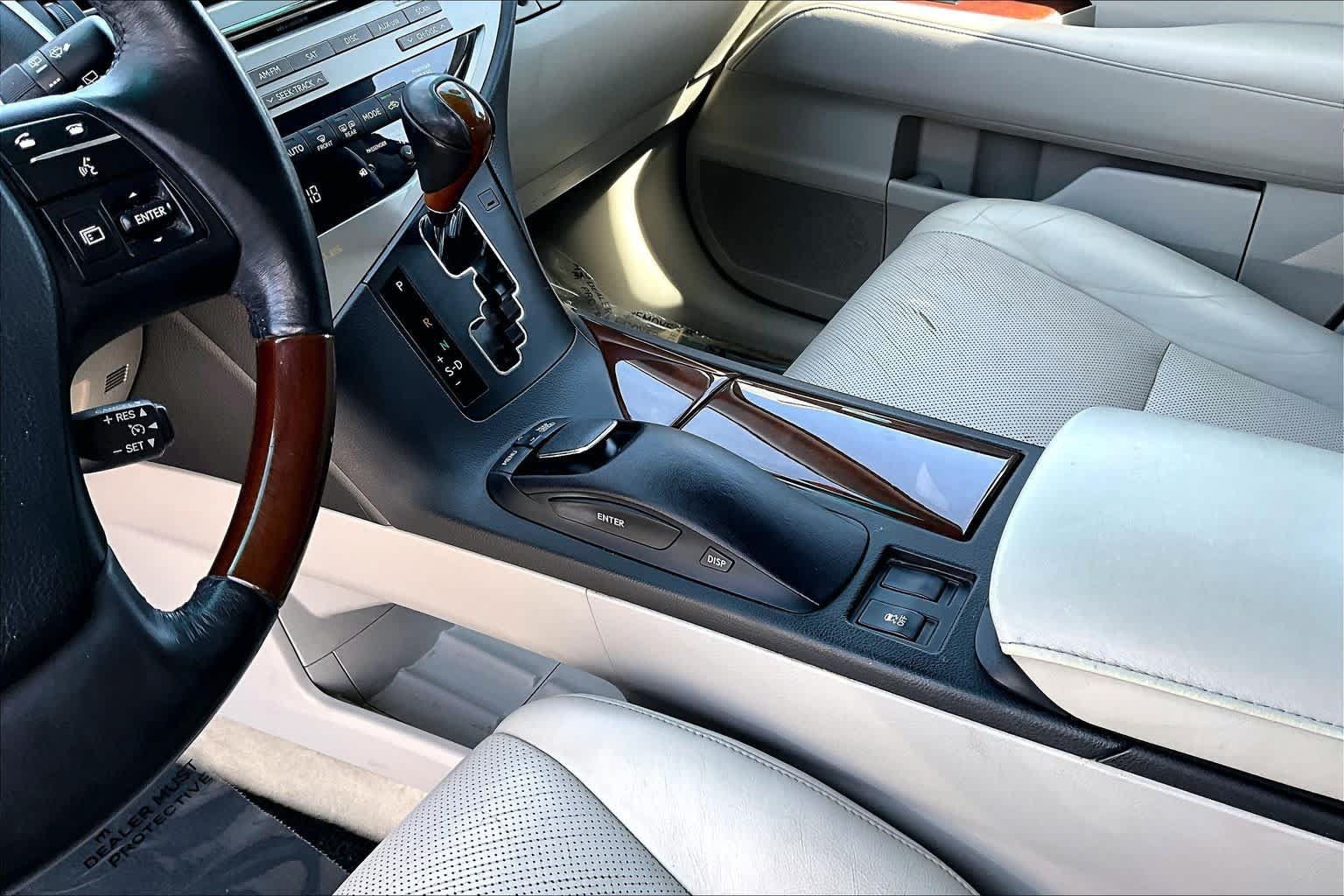 Used 2010 Lexus RX 350 2WD w/ Luxury Pkg image 16