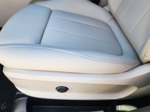 Certified 2025 Mercedes-Benz GLB 250 4MATIC image 9