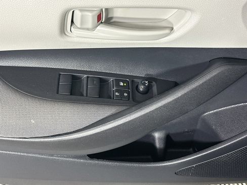 Used 2025 Toyota Corolla LE FWD image 14