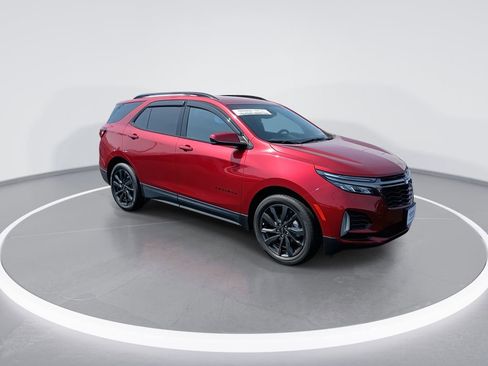 Used 2022 Chevrolet Equinox RS w/ LPO, Floor Liner Package image 2