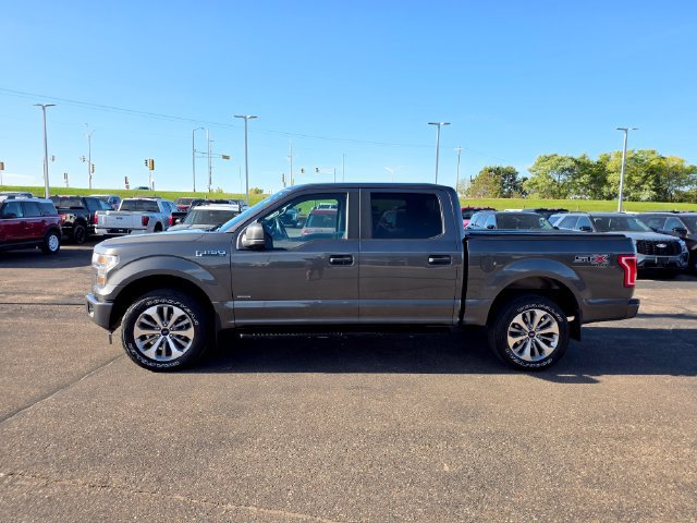 Used 2017 Ford F150 XL w/ Equipment Group 101A Mid AWD/4WD image 4
