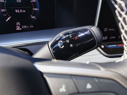 New 2025 Volkswagen Tiguan SE image 24