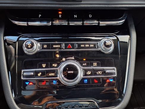 Used 2021 Lincoln Corsair Reserve w/ Equipment Group 201A image 7