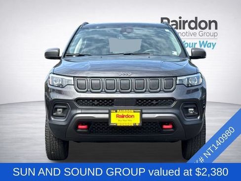 Used 2022 Jeep Compass Trailhawk w/ Trailhawk Elite Group AWD/4WD image 3