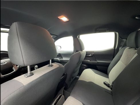 Used 2022 Toyota Tacoma TRD Sport w/ Technology Package RWD image 24